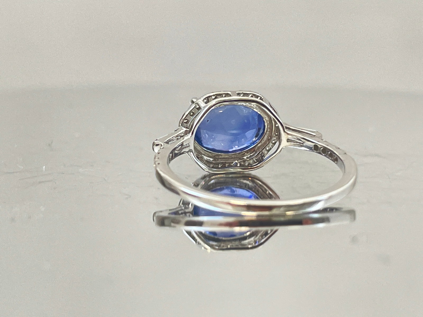 3.04 CT Unheated/Untreated Ceylon Cornflour Blue Sapphire Diamonds & 18k Gold - 4