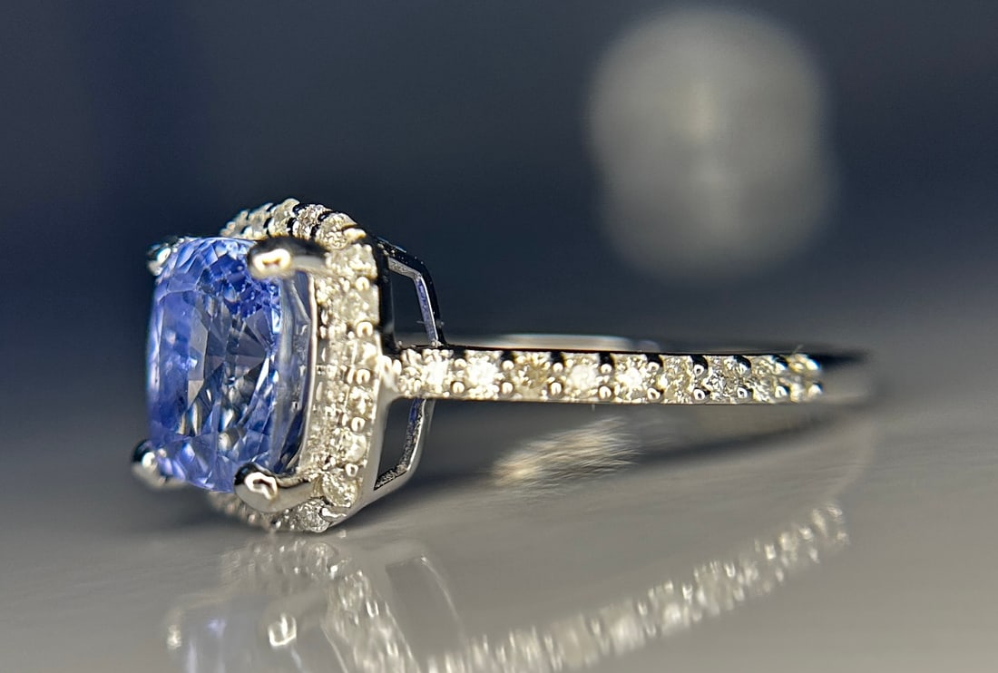 Beautiful 2.79CT Unheated Ceylon Blue Sapphire With Natural Diamonds & 18k Gold - 5