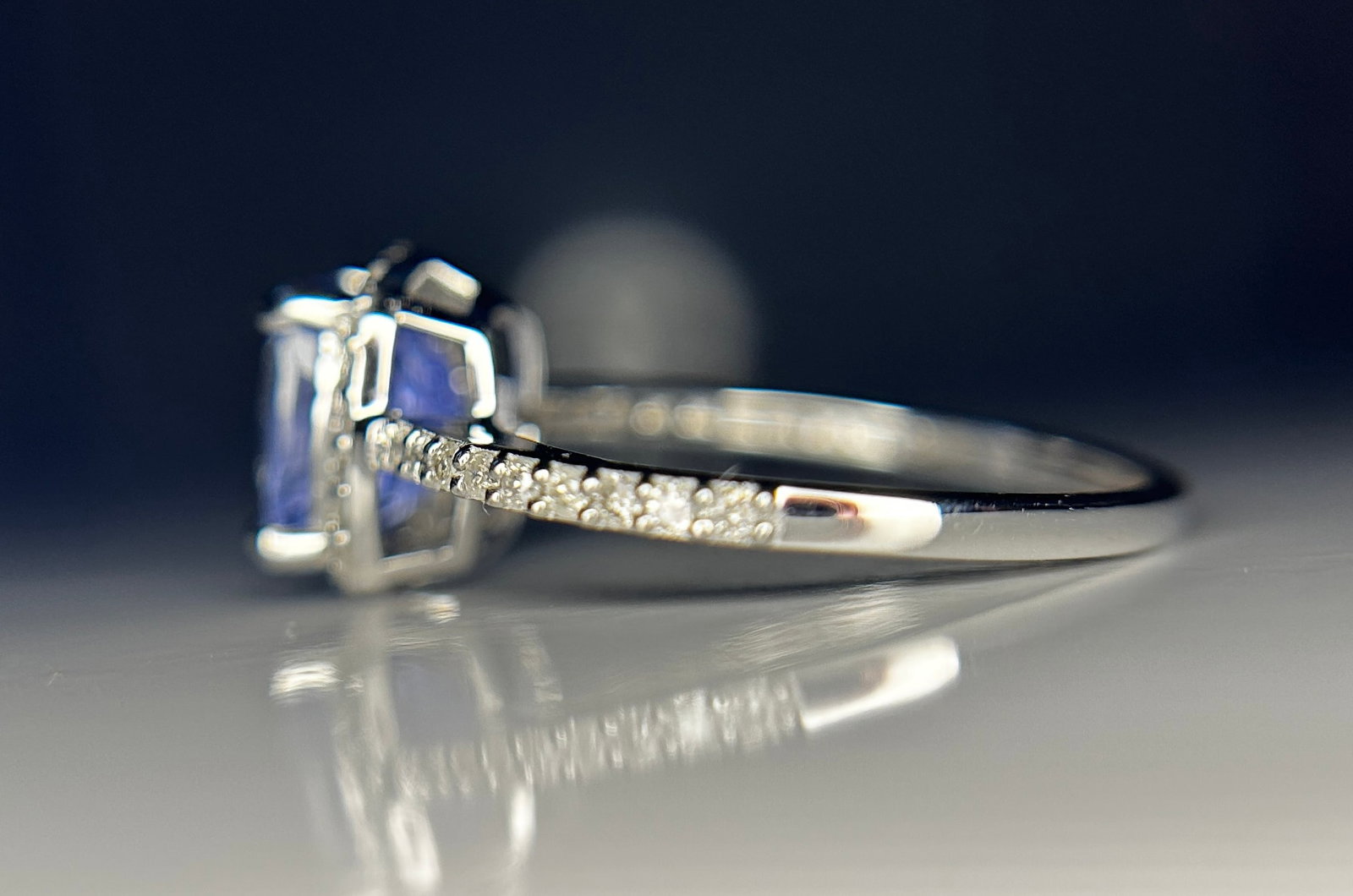 Beautiful 2.79CT Unheated Ceylon Blue Sapphire With Natural Diamonds & 18k Gold - 6