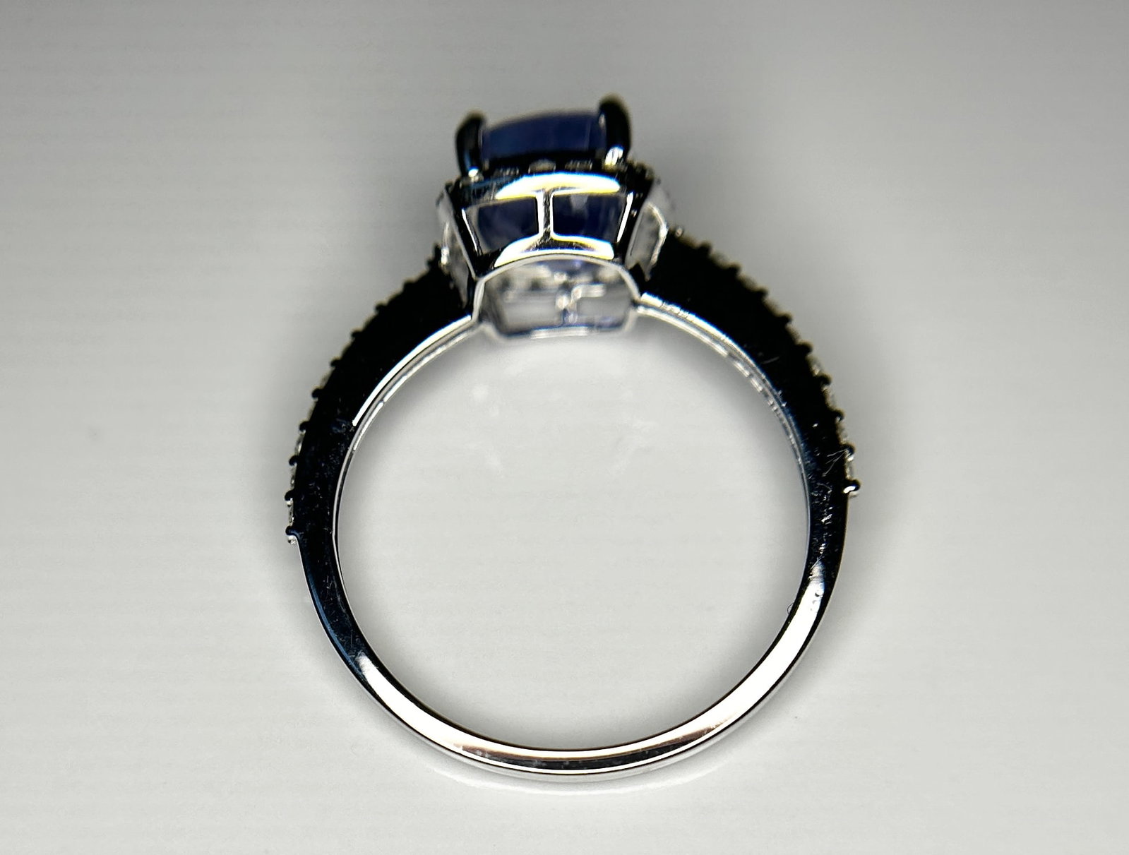 Beautiful 2.79CT Unheated Ceylon Blue Sapphire With Natural Diamonds & 18k Gold - 7
