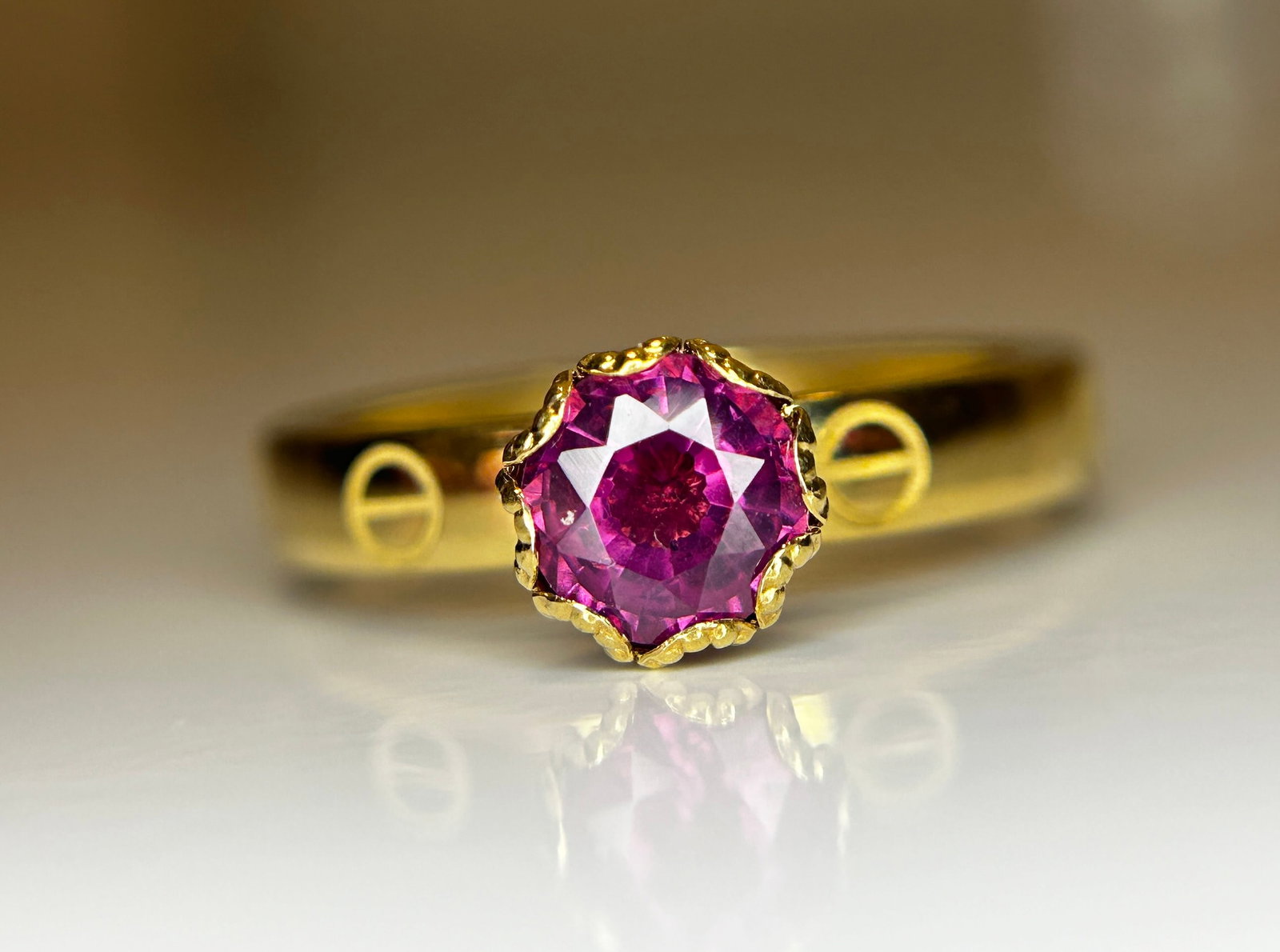 Beautiful 0.90 CT Natural Spinel Ring & 18k Yellow Gold - 8