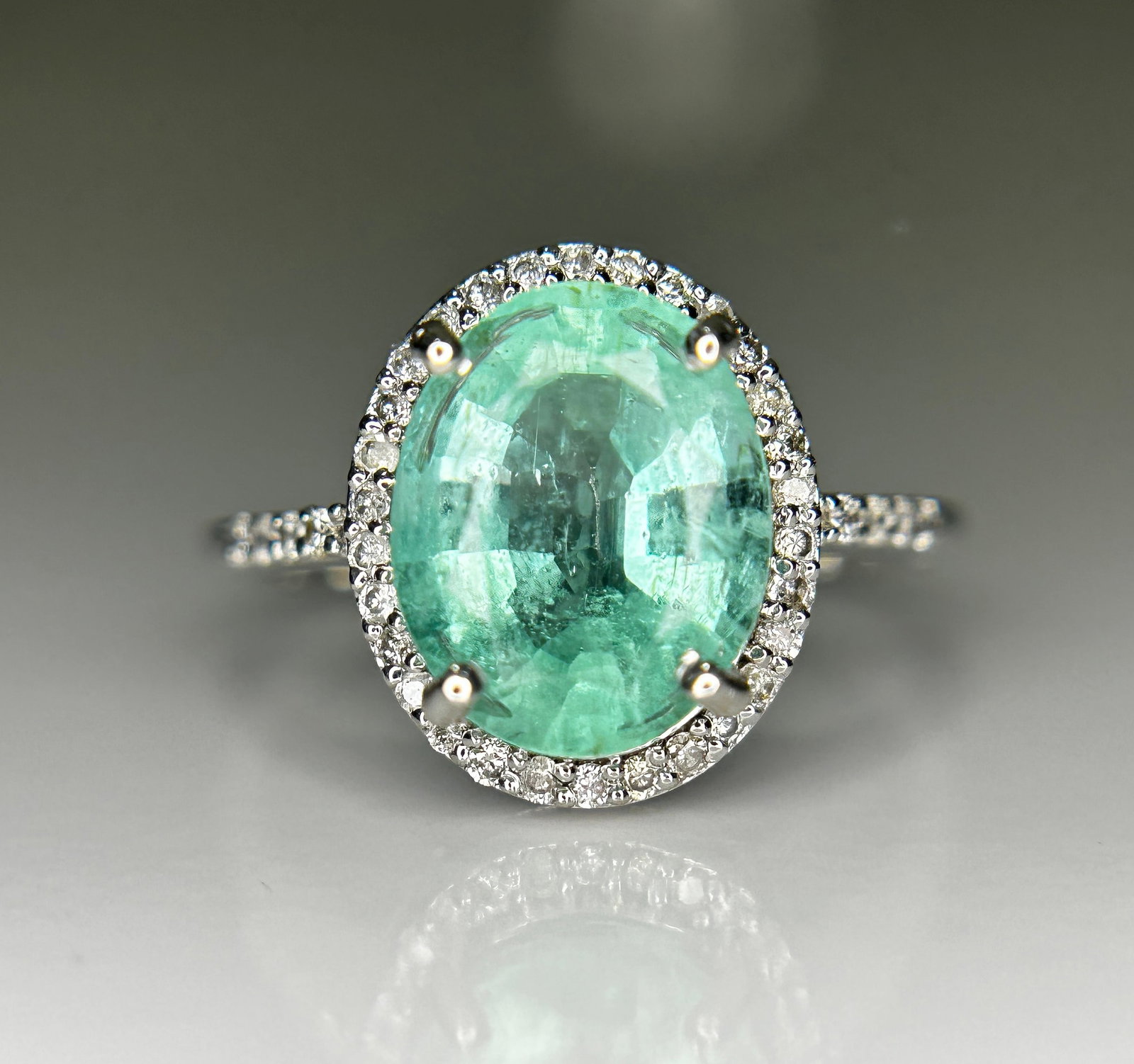 Beautiful 2.75 CT Untreated Columbian Natural Emerald Ring With Diamonds & 18k Gold - 2