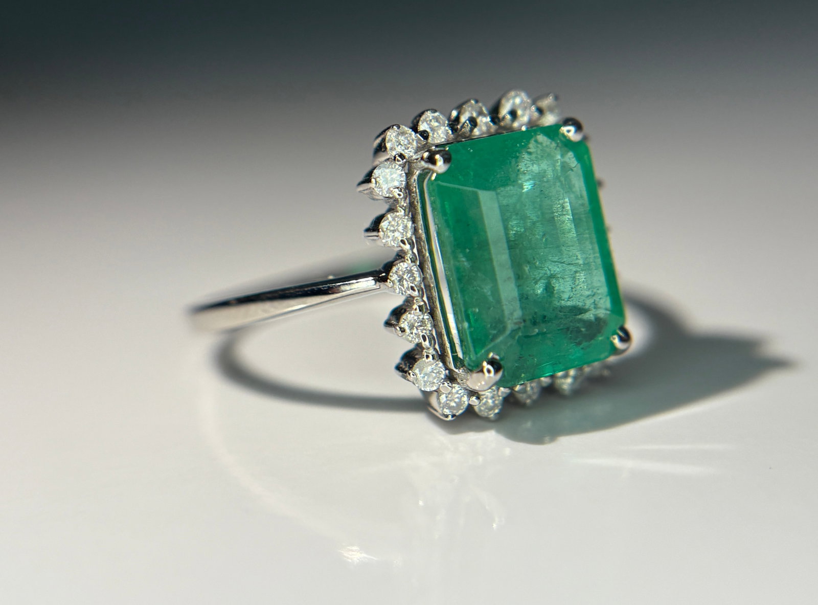 Beautiful 2.90 CT Natural Emerald Ring With Natural Diamonds & Platinum 950 - 10