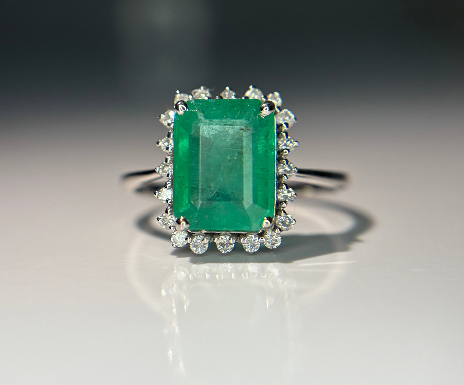 Beautiful 2.90 CT Natural Emerald Ring With Natural Diamonds & Platinum 950 - 2