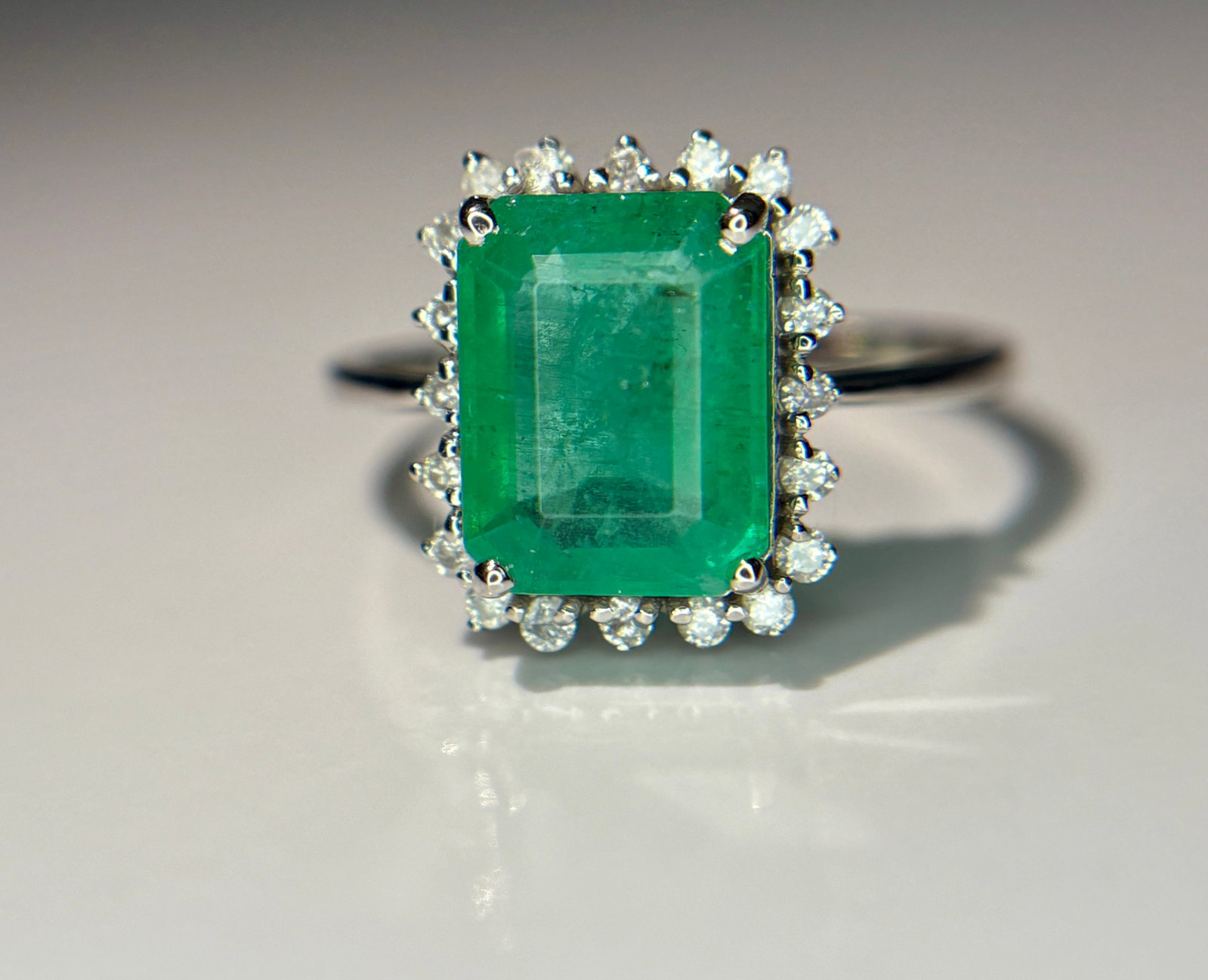 Beautiful 2.90 CT Natural Emerald Ring With Natural Diamonds & Platinum 950 - 3