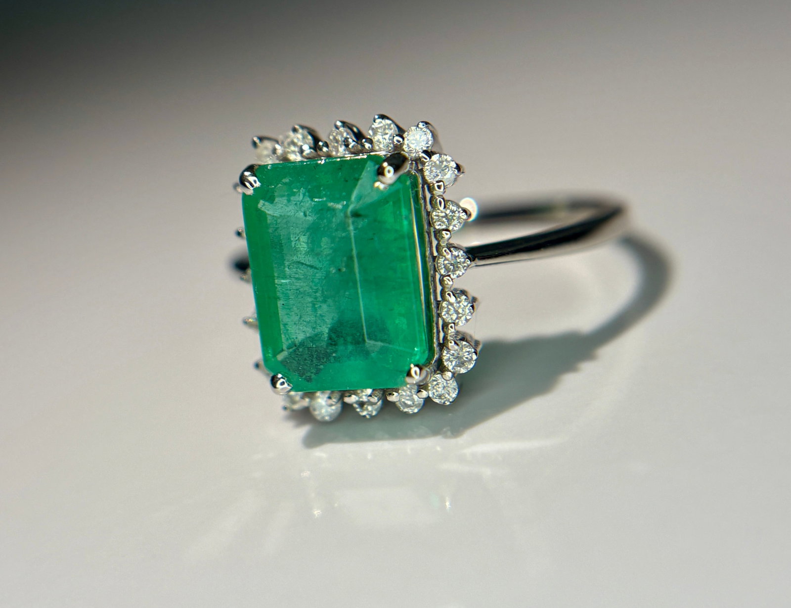 Beautiful 2.90 CT Natural Emerald Ring With Natural Diamonds & Platinum 950 - 4
