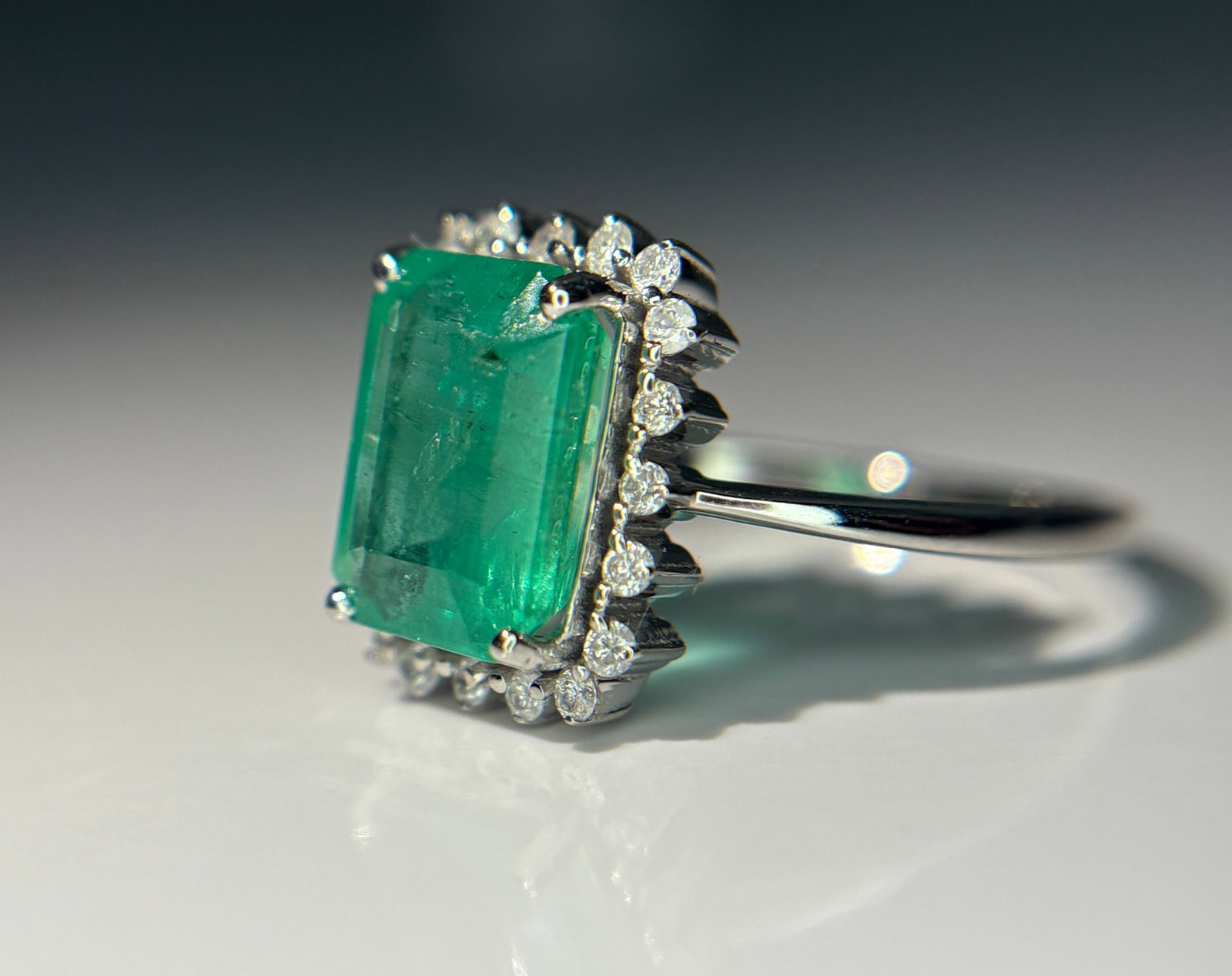 Beautiful 2.90 CT Natural Emerald Ring With Natural Diamonds & Platinum 950 - 6