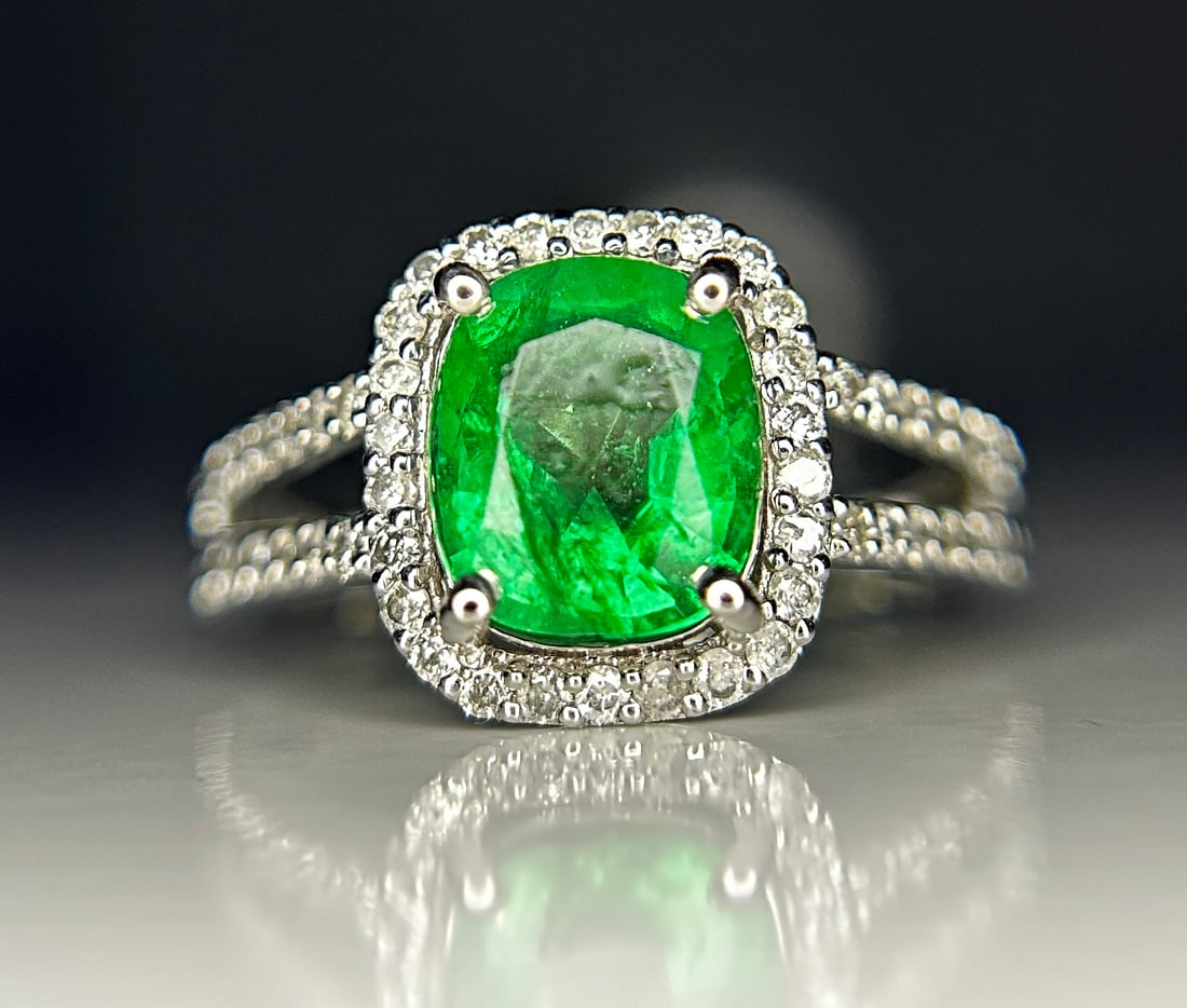 Beautiful 1.64 ct Natural Emerald With Natural Diamonds & 18k Gold - 7