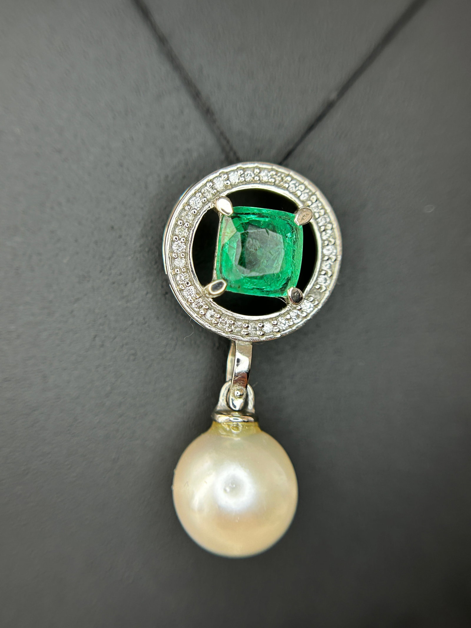 Beautiful 5.55CT South Sea Pearl, 1.14ct Emerald, Diamonds & 950 Platinum Pendant - 11