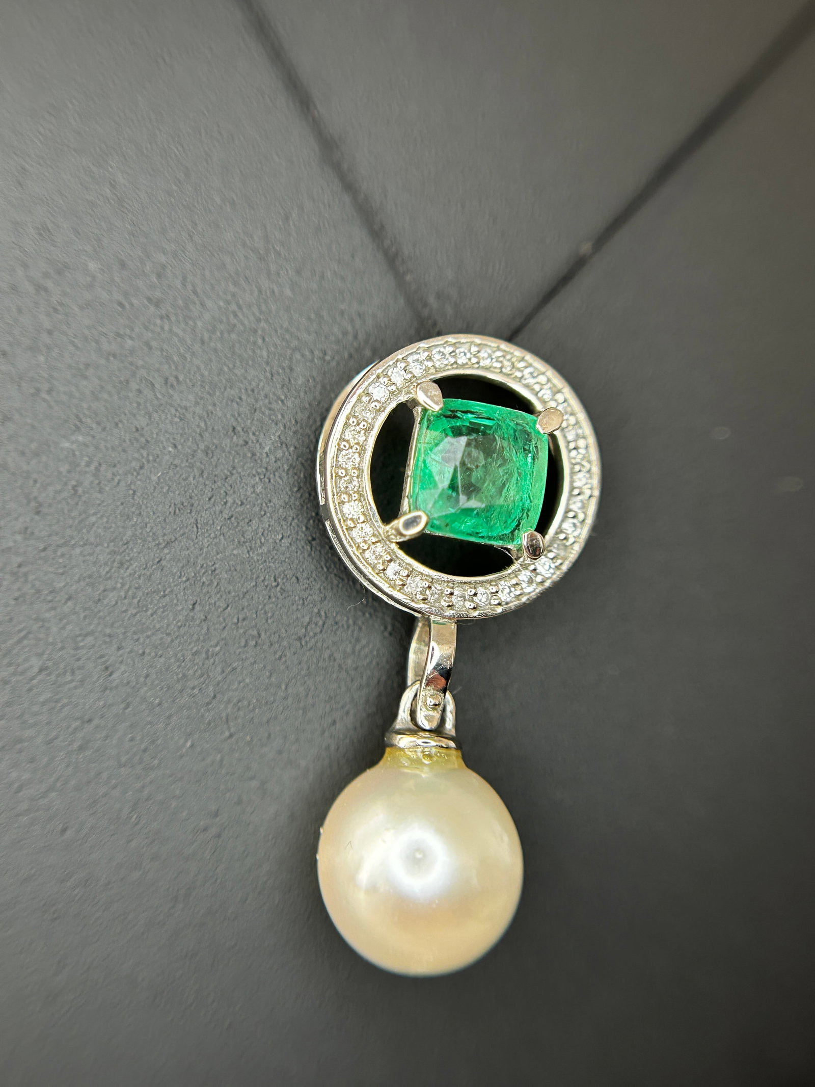 Beautiful 5.55CT South Sea Pearl, 1.14ct Emerald, Diamonds & 950 Platinum Pendant - 12