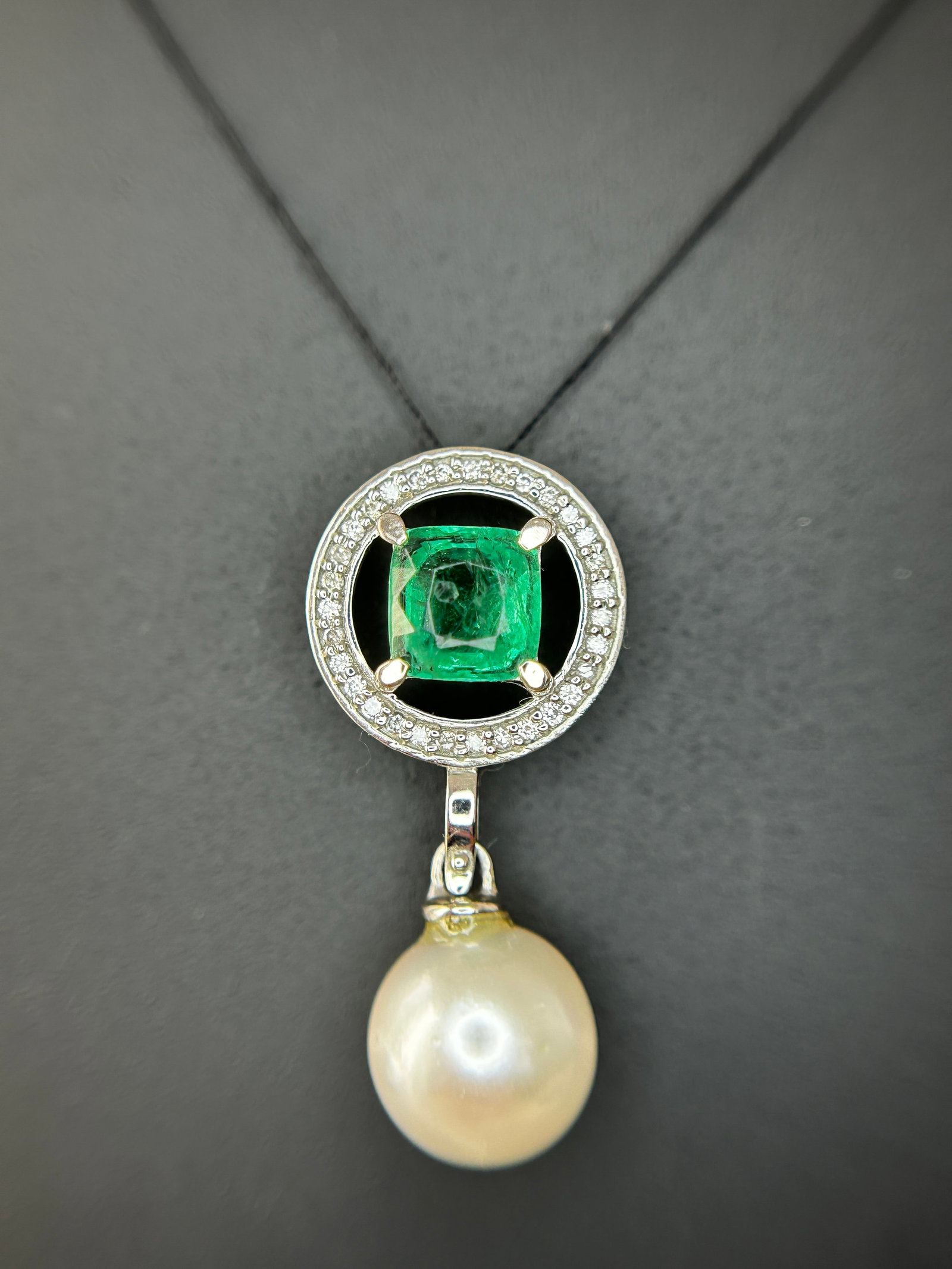 Beautiful 5.55CT South Sea Pearl, 1.14ct Emerald, Diamonds & 950 Platinum Pendant - 3