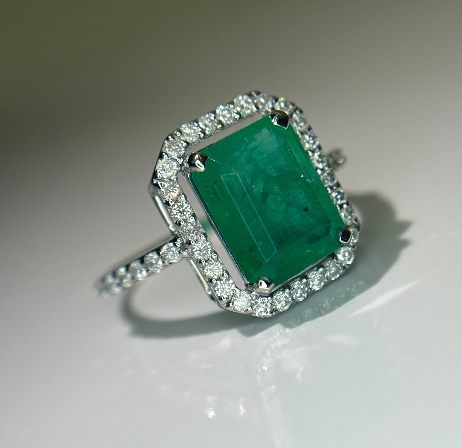 Beautiful 3.50 CT Natural Emerald Ring With Natural Diamonds & Platinum 950 - 11
