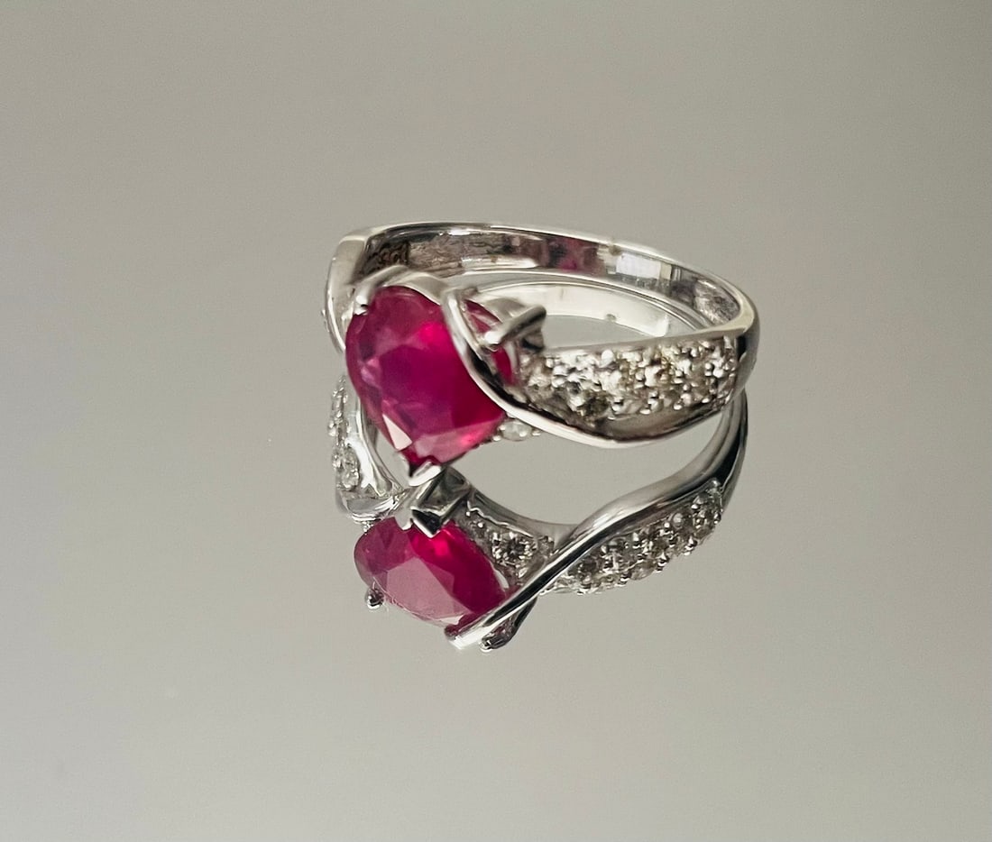 Beautiful Natural Heart Shape Burmese Ruby Ring 1.58 Ct With Diamonds & 18k Gold - 4