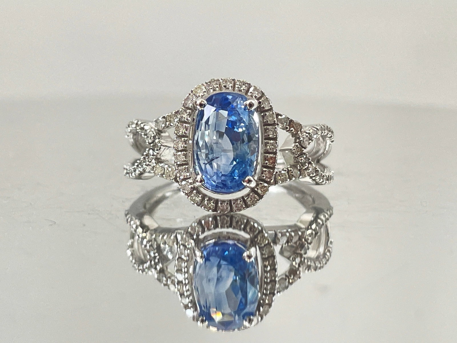Beautiful 3.16 CT Natural Ceylon Cornflour Blue Sapphire Diamonds & 18k Gold (1 of 6)
