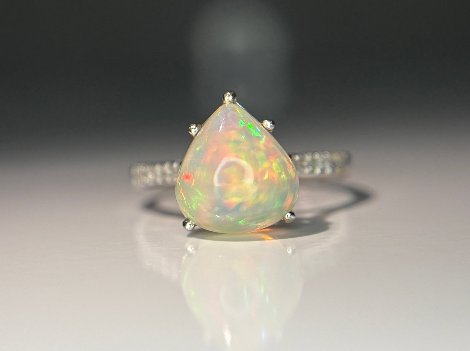 Beautiful Natural Fire Opal 2.16 CT Ring With Natural Diamond and 18k Gold - 11