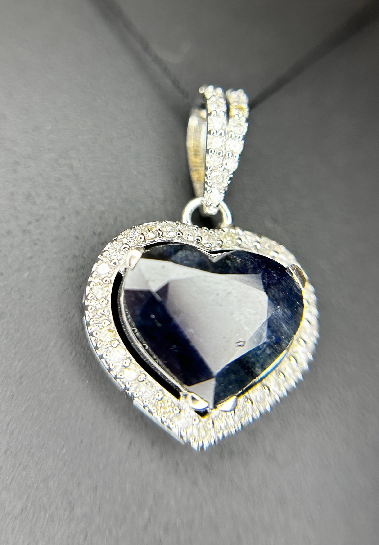 Beautiful 3.17 CT Unheated Ceylon Blue Sapphire With Natural Diamonds & 18k Gold - 3