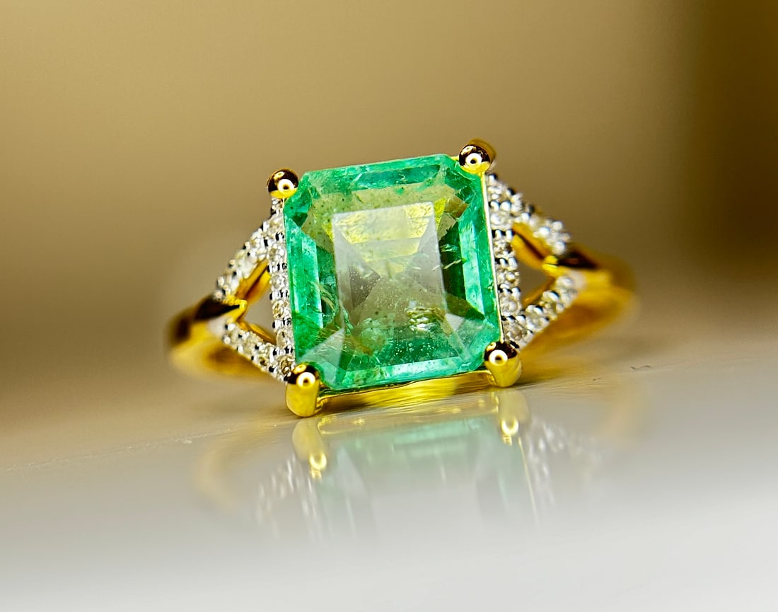 Beautiful Natural Emerald 2.21 CT With Natural Diamonds & 18k Gold - 8