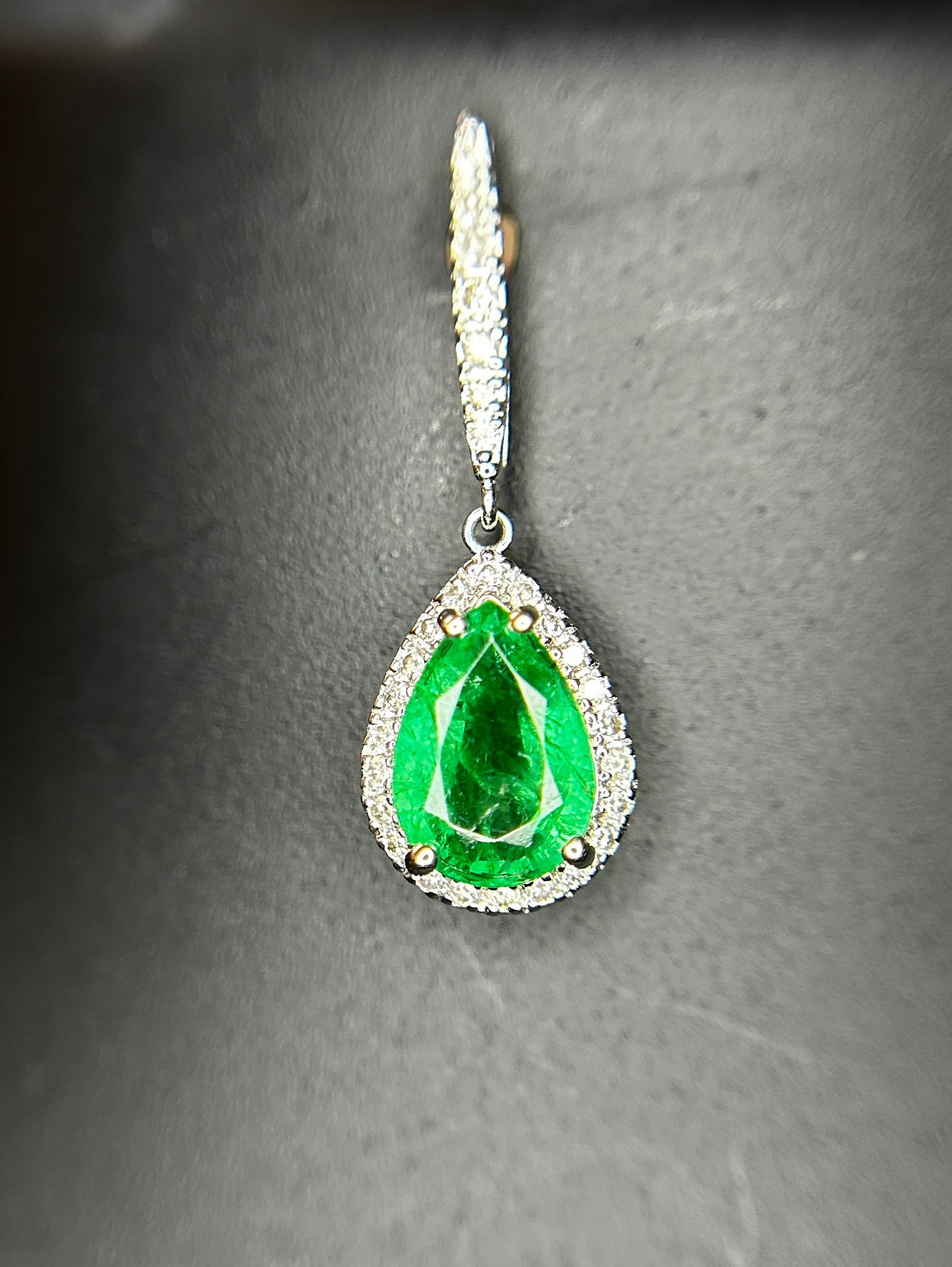 Beautiful 3.21ct Natural Emerald Earrings With Natural Diamonds & 18k Gold - 4