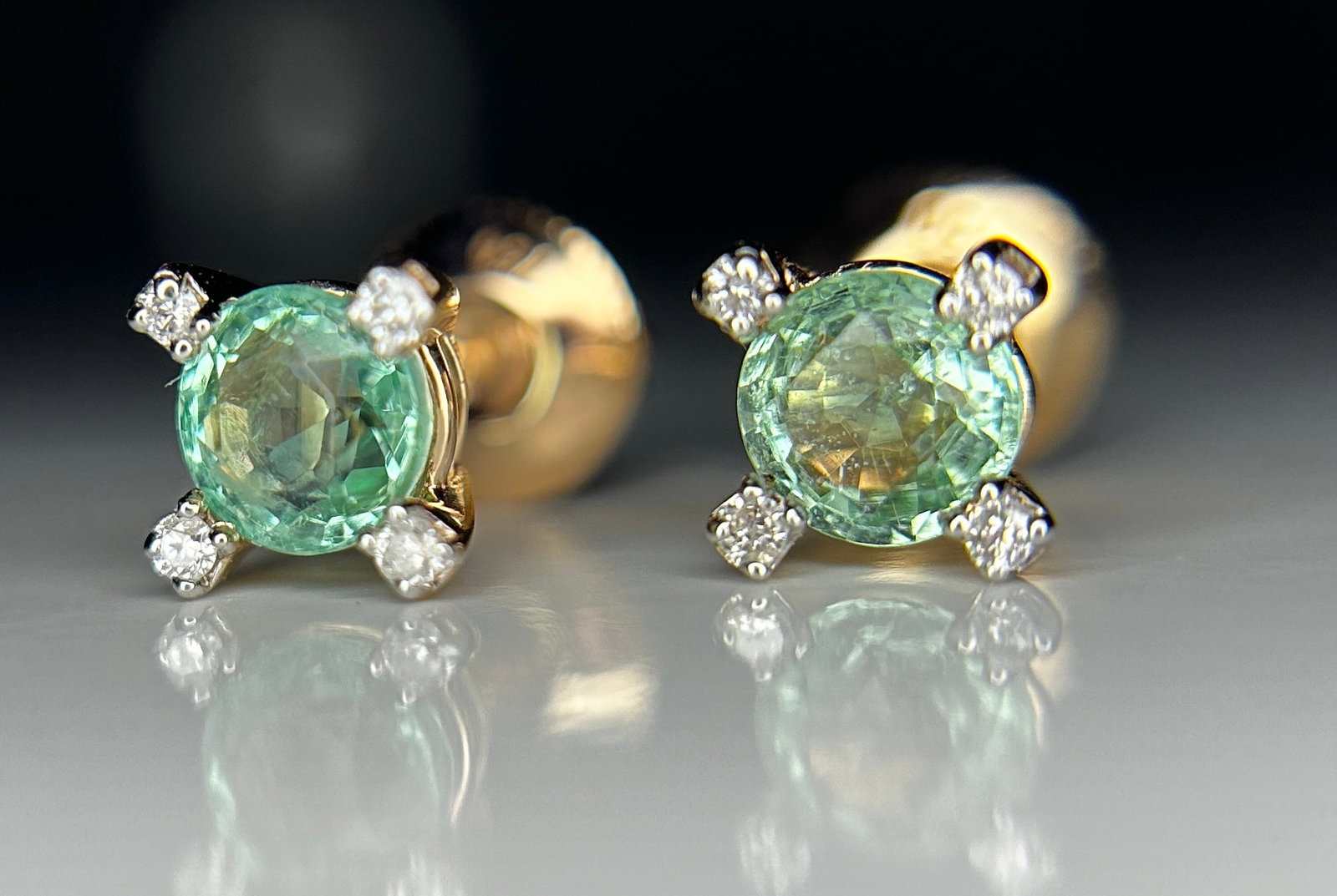 Beautiful 0.70 ct Natural Emerald Earrings With Natural Diamonds & 18k Gold - 5