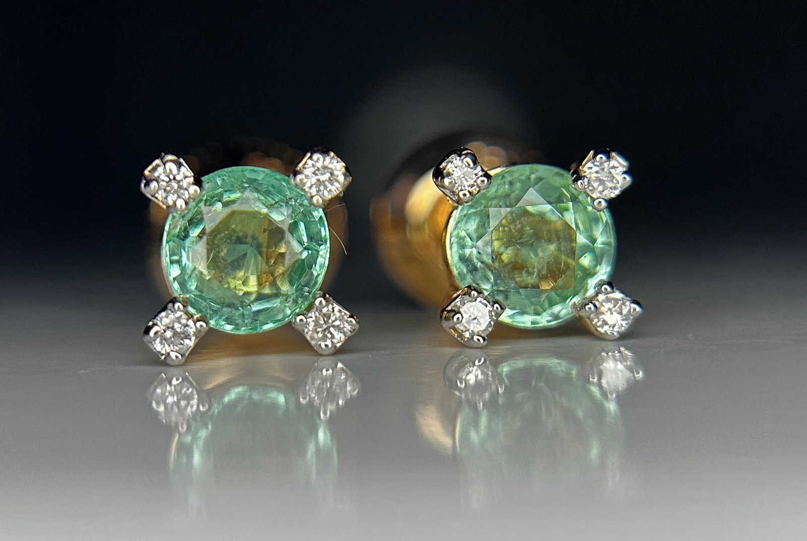 Beautiful 0.70 ct Natural Emerald Earrings With Natural Diamonds & 18k Gold - 9