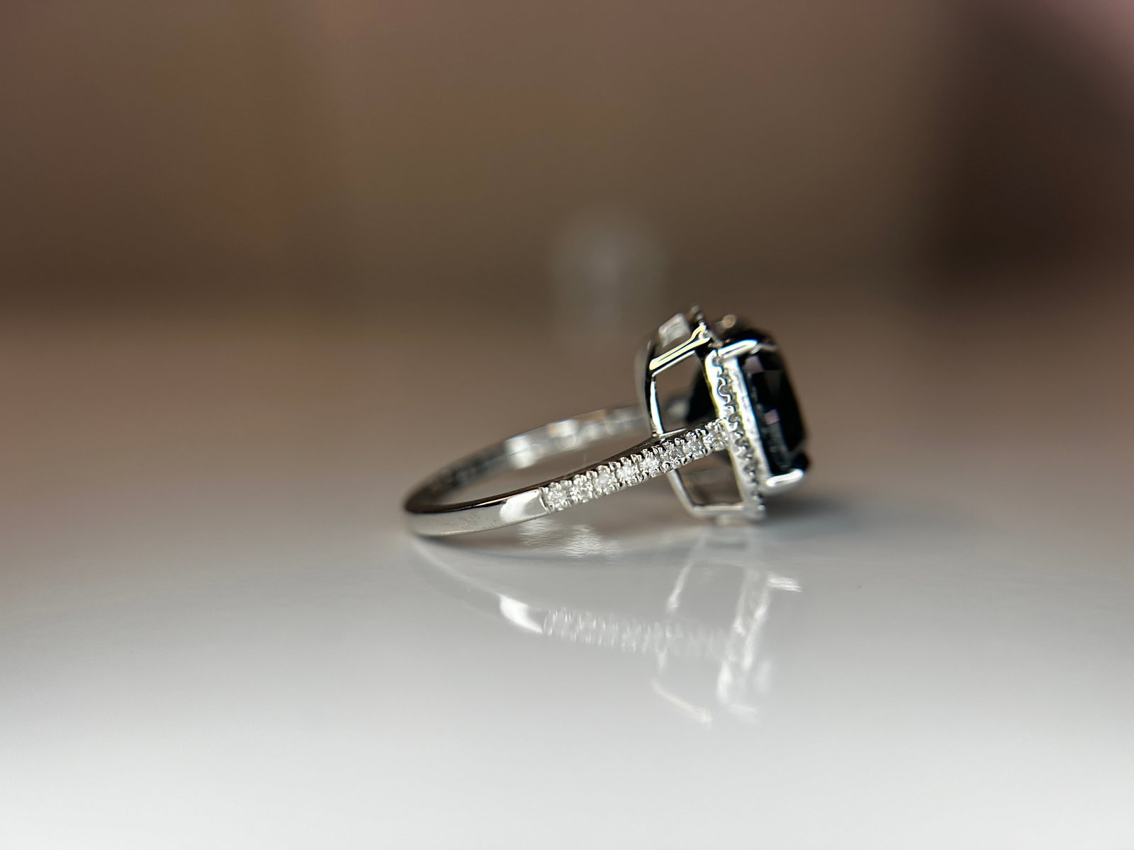 Beautiful 6.24ct Natural Solitaire Green Diamond & 18k Gold - 5