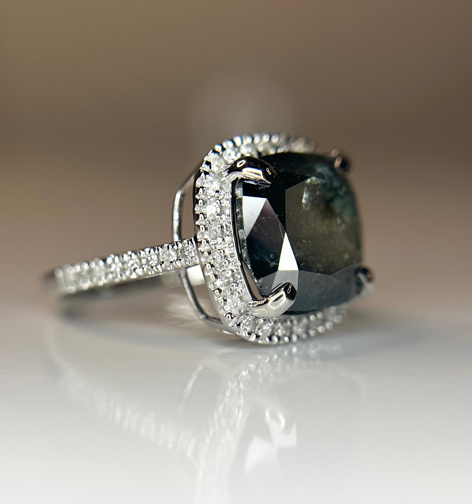 Beautiful 6.24ct Natural Solitaire Green Diamond & 18k Gold - 6