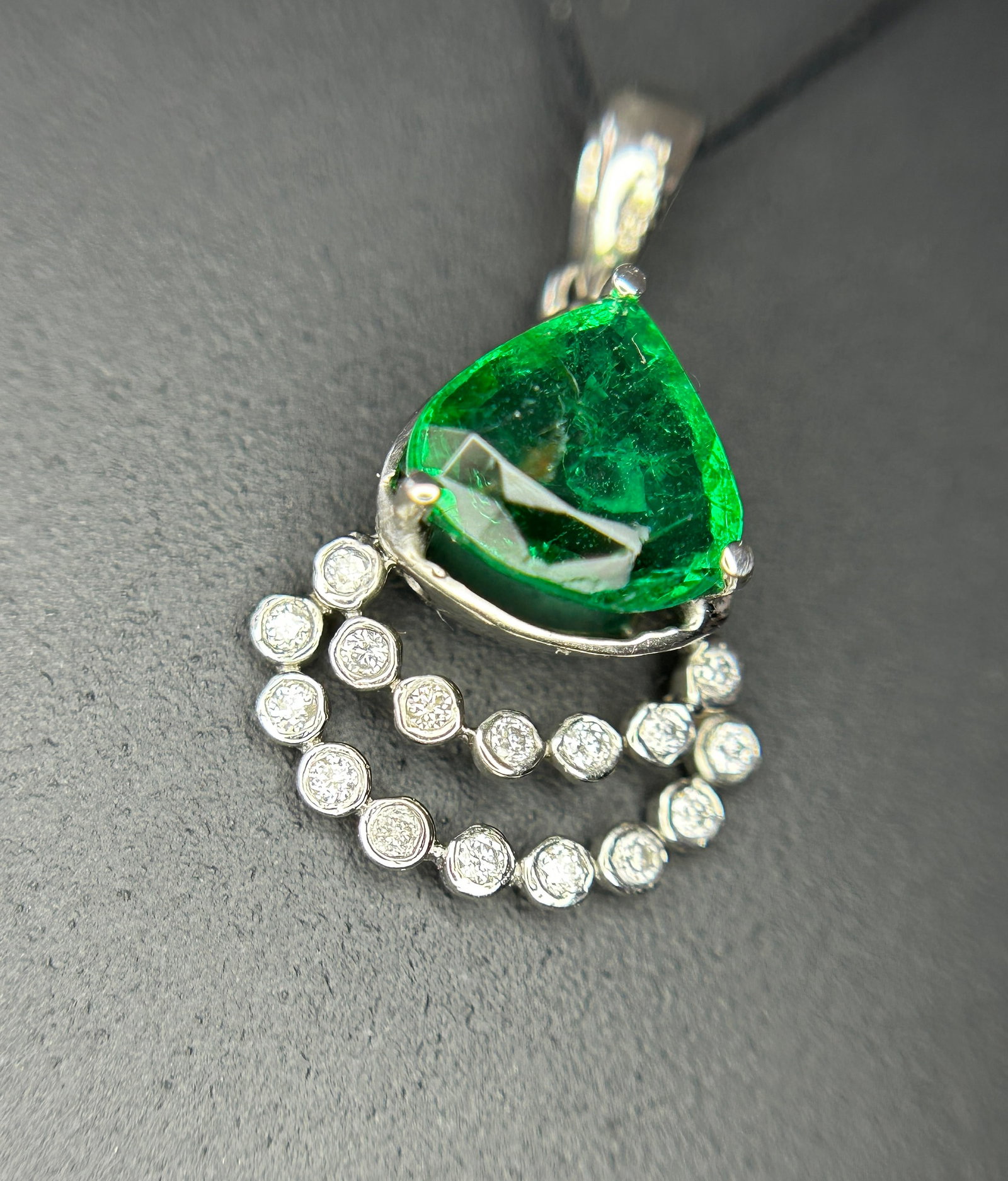 Beautiful 1.37ct Natural Emerald Pendant With Diamonds & 950 Platinum - 10