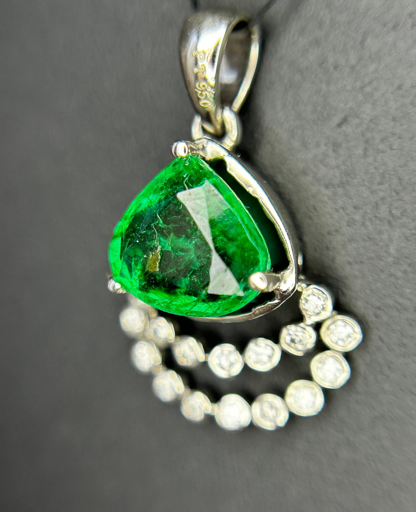Beautiful 1.37ct Natural Emerald Pendant With Diamonds & 950 Platinum - 2