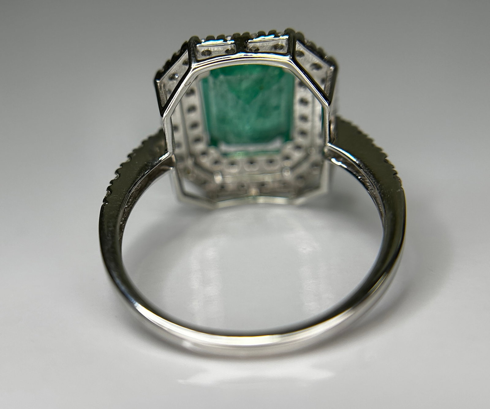 Beautiful Natural Columbian Emerald 2.23 CT With Natural Diamonds & 18k Gold - 8
