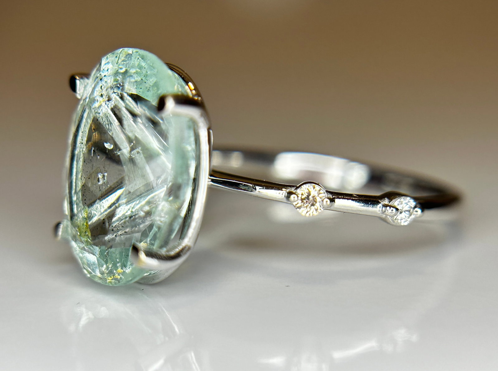 Beautiful 4.70 CT Natural Aquamarine Ring With Natural Diamonds & 18k White Gold - 3