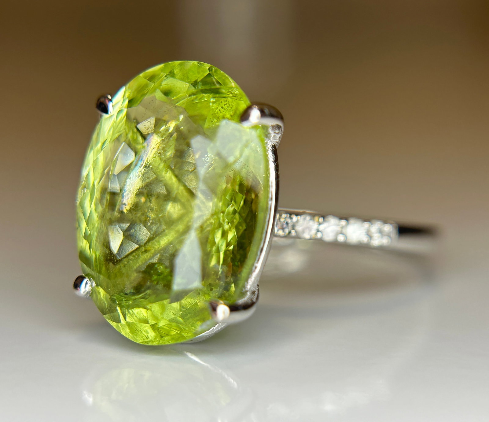 Beautiful 8.17 CT Natural Aquamarine Ring With Natural Diamonds & 18k White Gold - 4