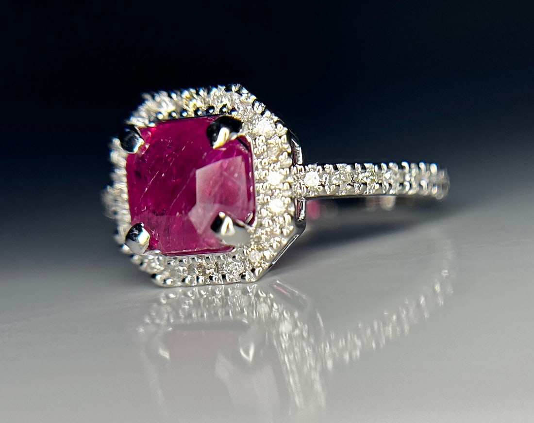 Beautiful 2.11 CT Unheated Old Burma Ruby With Natural Diamonds & 18k Gold - 5