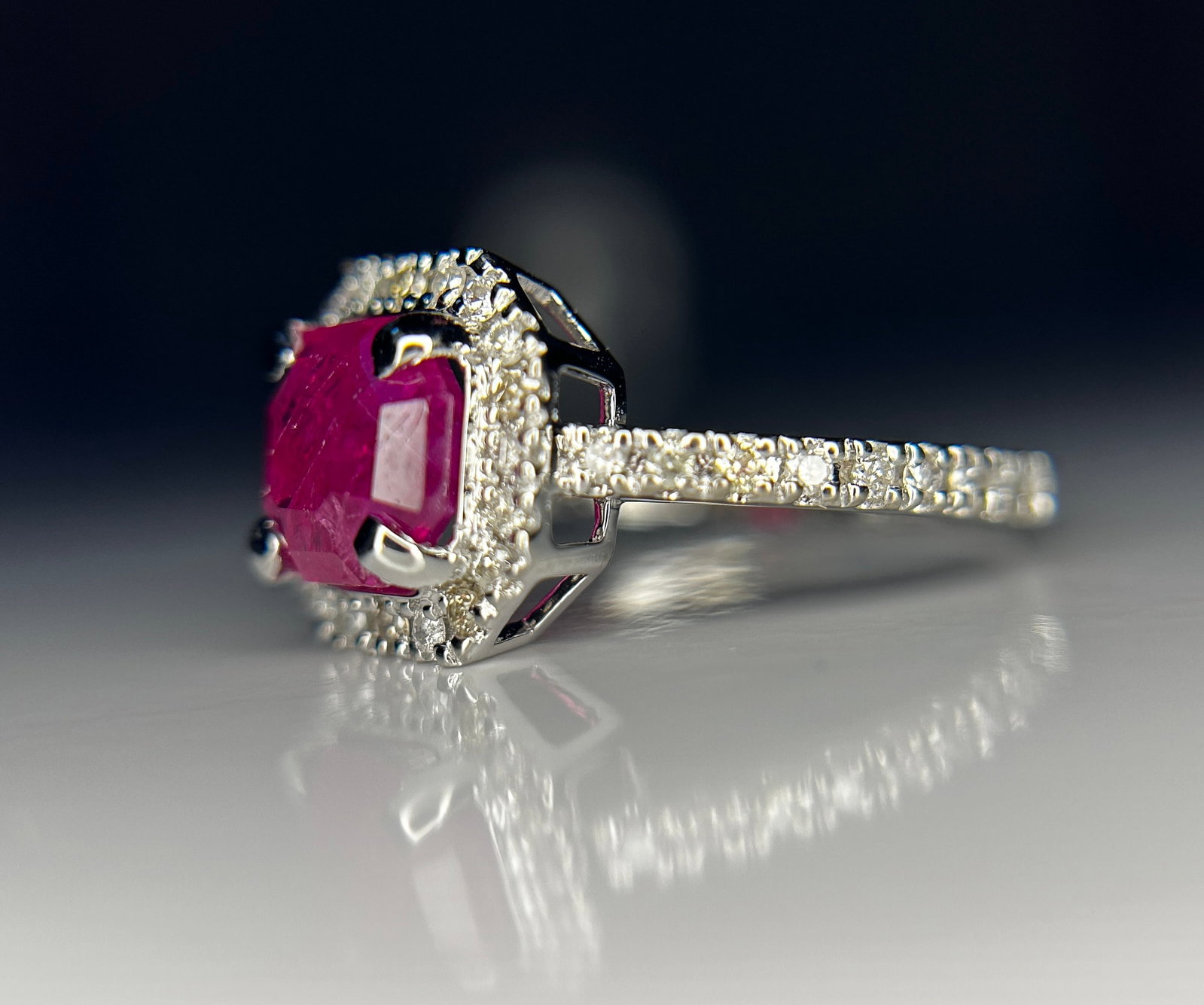 Beautiful 2.11 CT Unheated Old Burma Ruby With Natural Diamonds & 18k Gold - 6