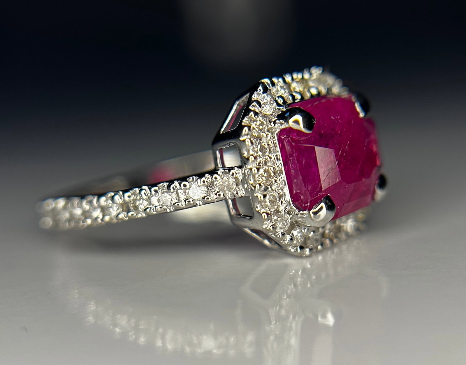 Beautiful 2.11 CT Unheated Old Burma Ruby With Natural Diamonds & 18k Gold - 9