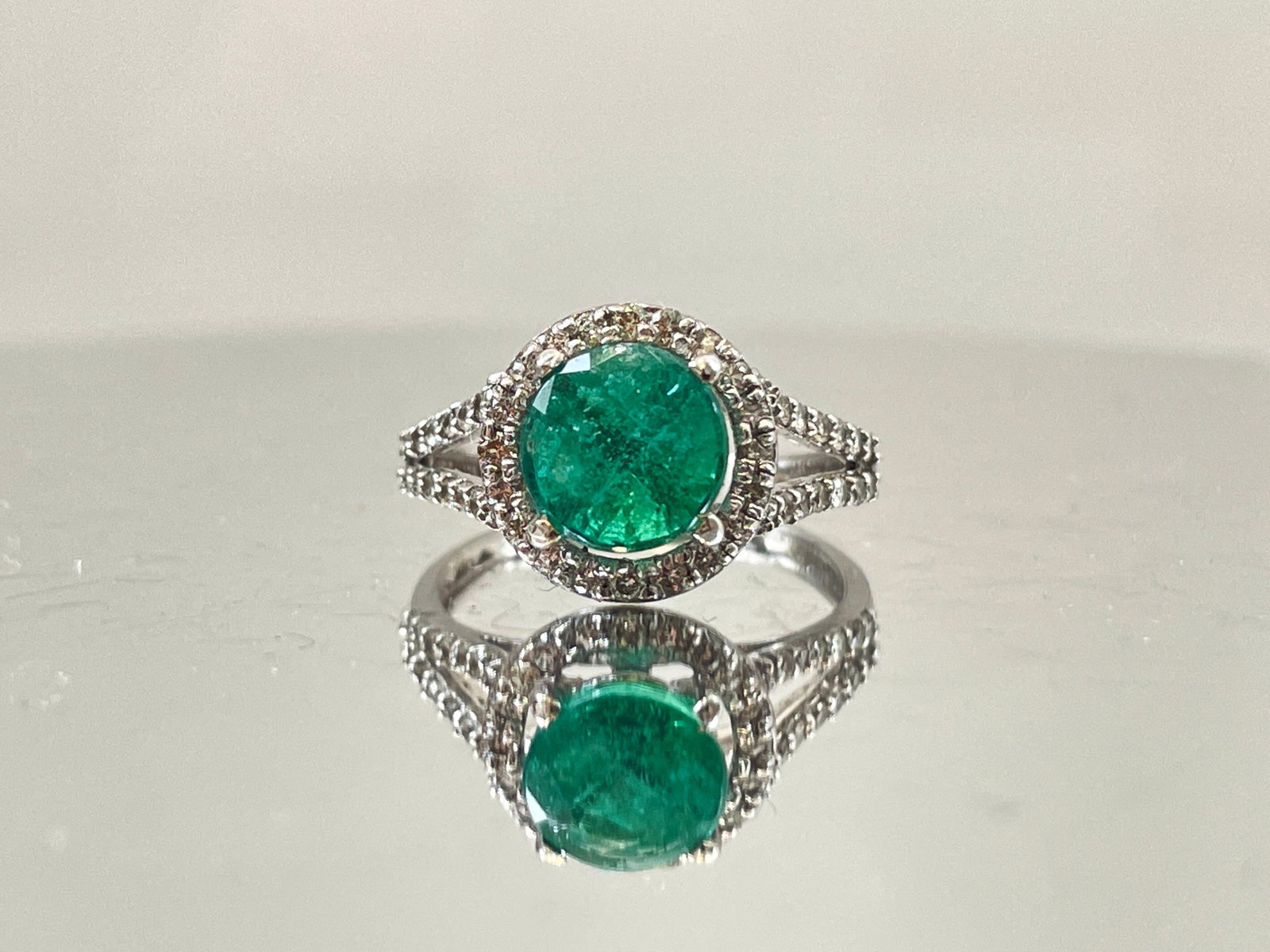 Beautiful 1.96Ct Natural Emerald With Natural Diamonds & 18k Gold - 6