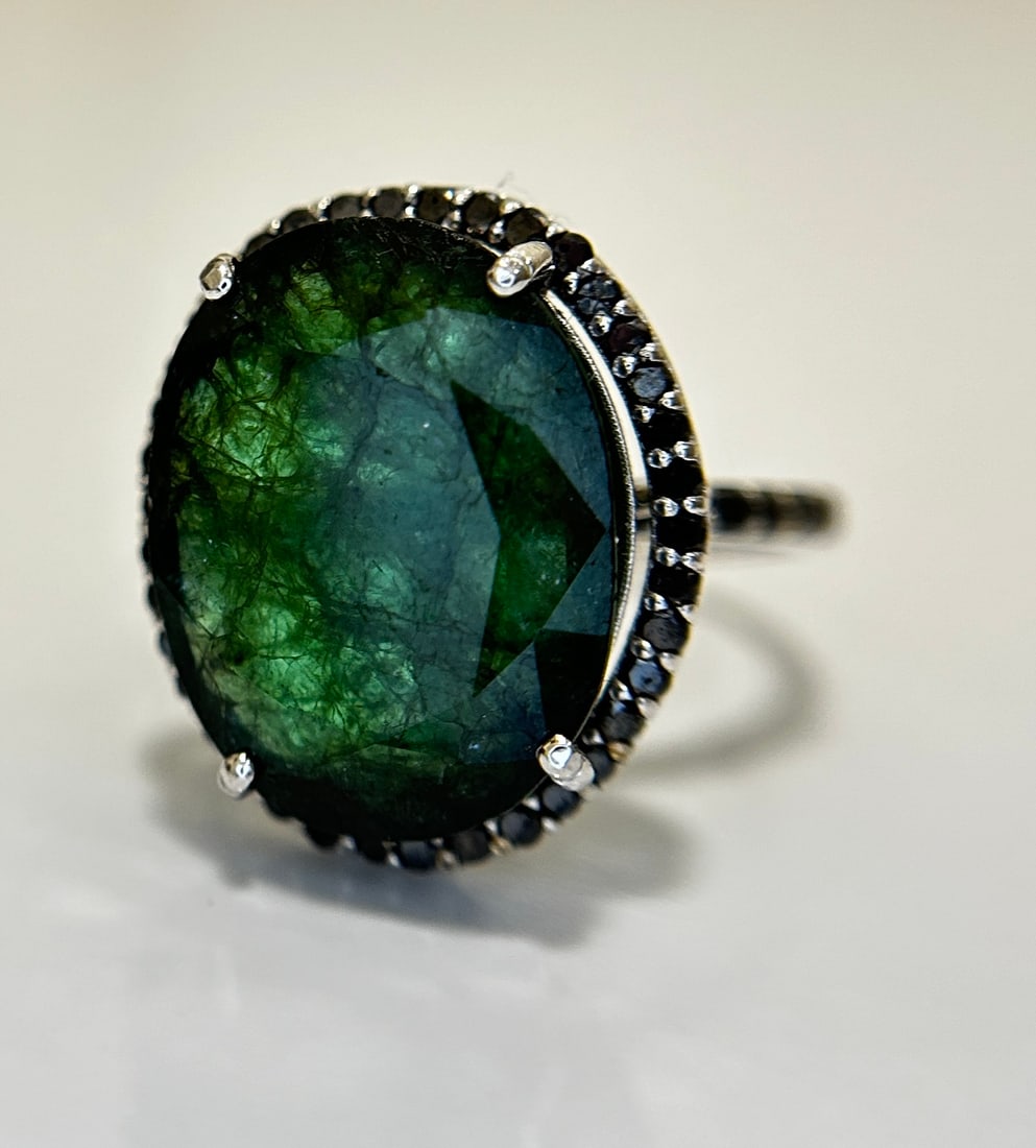 Beautiful Natural Emerald 11ct With Natural Black Diamonds & 18k Gold - 2
