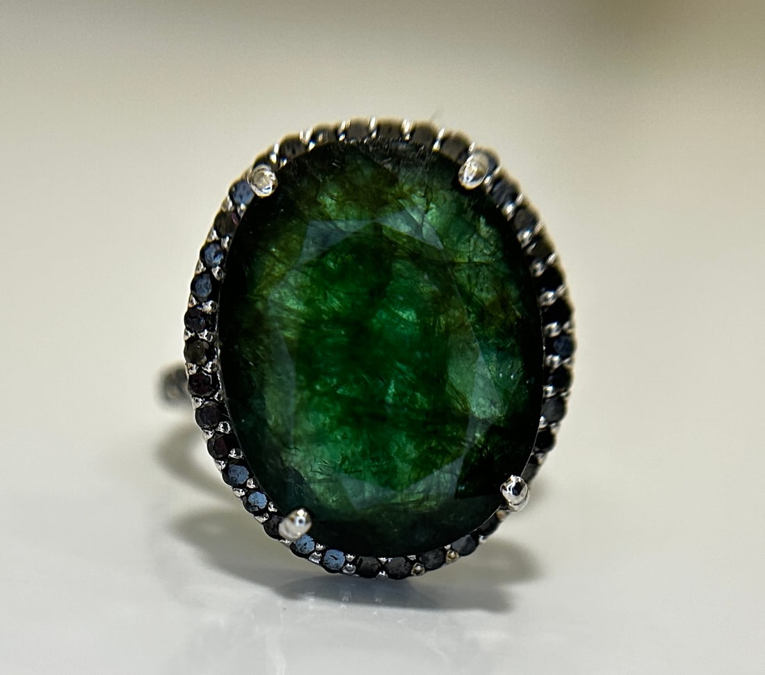 Beautiful Natural Emerald 11ct With Natural Black Diamonds & 18k Gold - 4