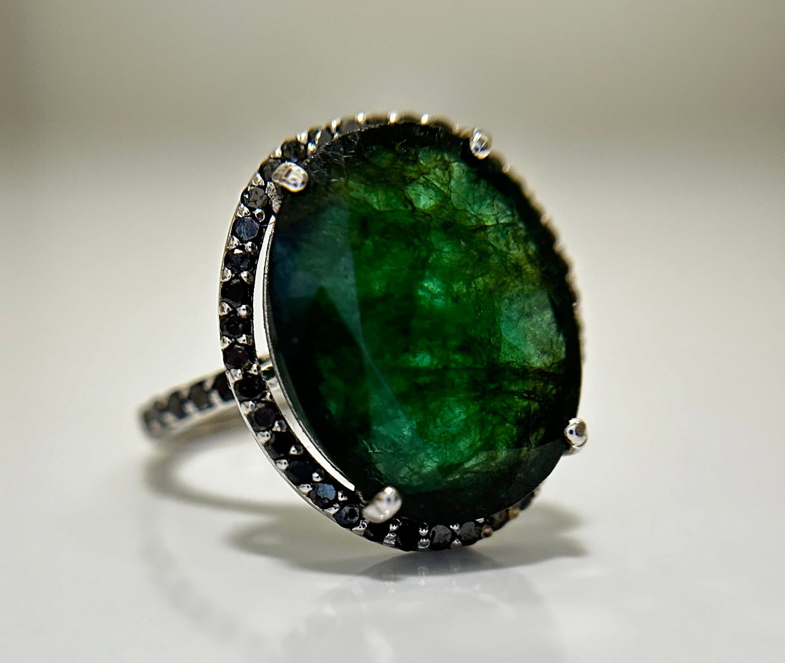 Beautiful Natural Emerald 11ct With Natural Black Diamonds & 18k Gold - 9