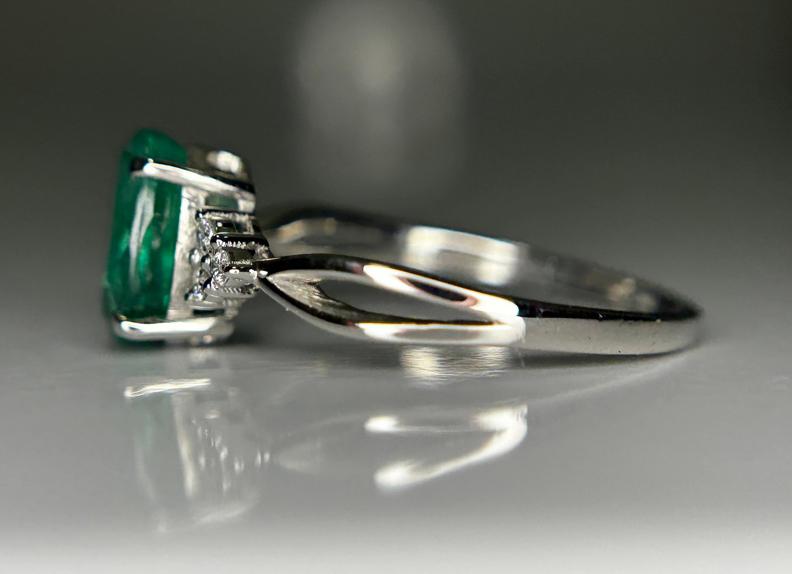 Beautiful Natural 1.35ct Emerald Ring With Natural Diamonds & Platinum 950 - 4