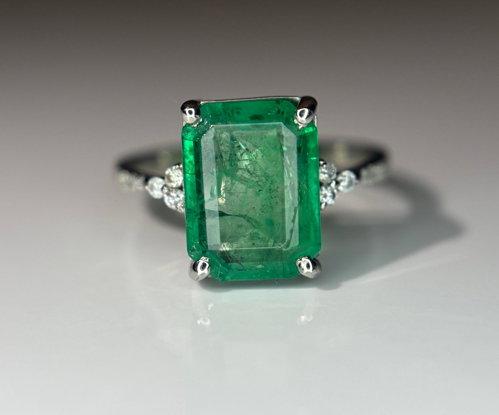 Beautiful 3.15 CT Natural Emerald Ring With Natural Diamonds & Platinum 950 - 3