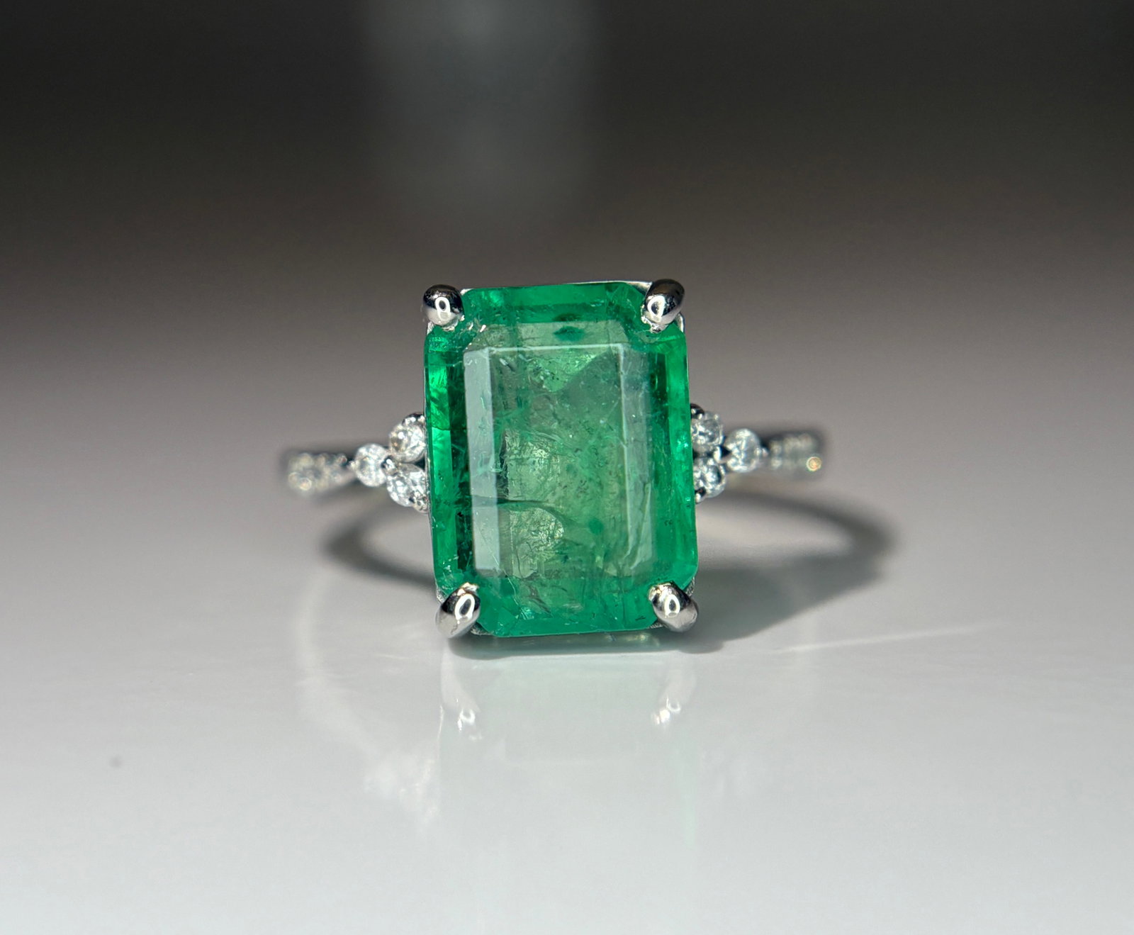 Beautiful 3.15 CT Natural Emerald Ring With Natural Diamonds & Platinum 950 - 8
