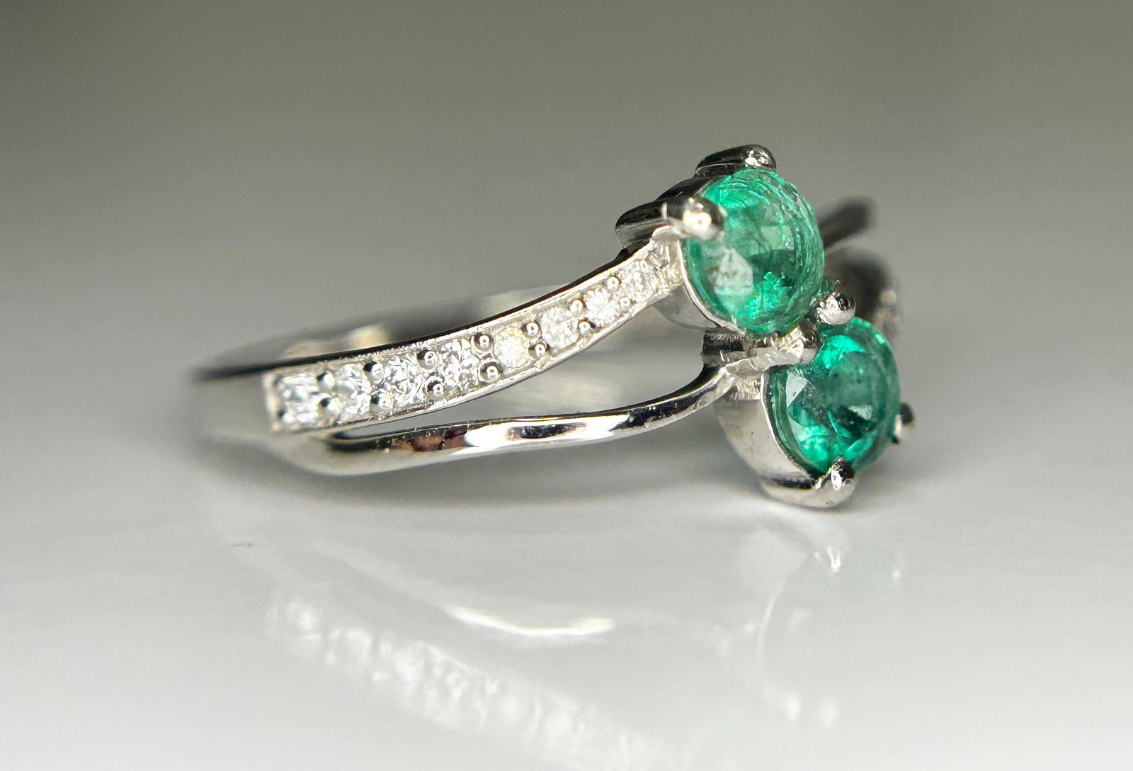 Beautiful 0.78Ct Natural Emerald Ring With Natural Diamonds & Platinum 950 - 9