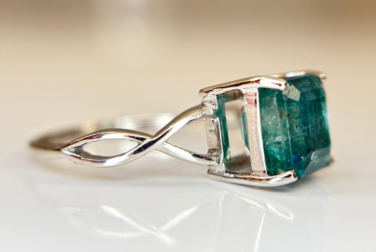 Beautiful 2.91 CT Natural Emerald Ring Platinum 950 - 9
