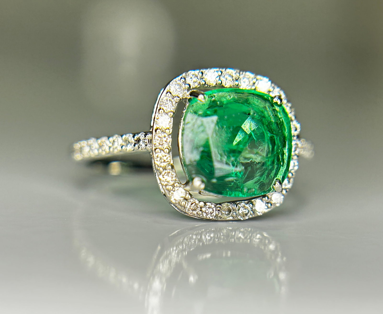 Beautiful 1.69 CT Natural Emerald Ring With Natural Diamonds & Platinum 950 - 4