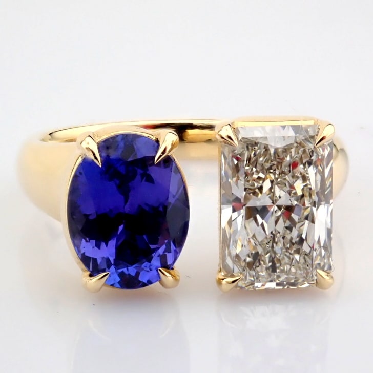 Radiant Cut Lab-Grown Diamond Ring - 3.61 Total Carat (IGI Certified): Title: Radiant Cut Lab-Grown Diamond Ring - 3.61 Total Carat (IGI Certified) Description: -------------------------------------------------- METALS AND WEIGHTS : -14K Yellow Gold 4.95 gr