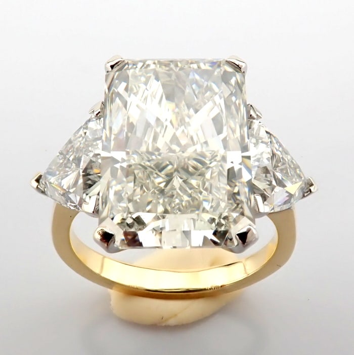 Radiant Cut Lab-Grown Diamond Ring - 10.82 Total Carat (IGI Certified): Title: Radiant Cut Lab-Grown Diamond Ring - 10.82 Total Carat (IGI Certified) Description: -------------------------------------------------- METALS AND WEIGHTS : -14K Yellow/White