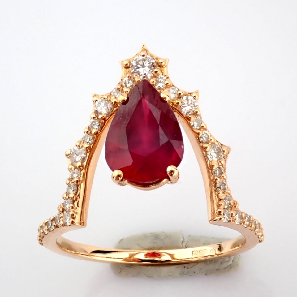 Natural Diamond 18K Rose/Pink Gold Ring: Title: Natural Diamond 18K Rose/Pink Gold Ring Description: 18K rose gold ring. Detailed with Ruby and brilliant diamonds. -------------------------------------------------- • MET