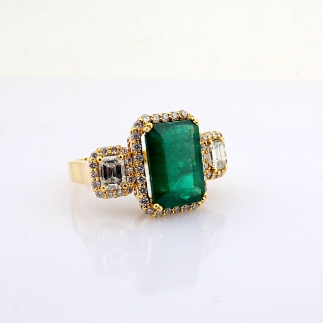 Natural Diamond 18K Yellow Gold Ring - 11