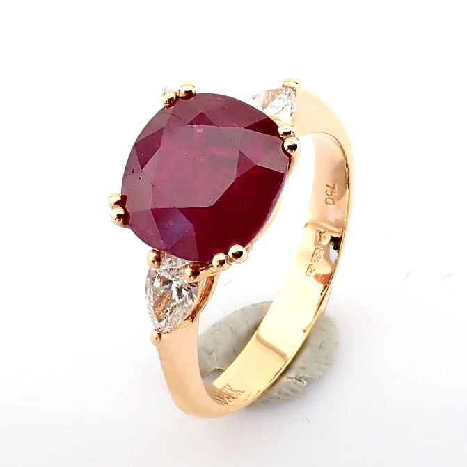 Natural Diamond 18K Rose/Pink Gold Ring: Title: Natural Diamond 18K Rose/Pink Gold Ring Description: 18K rose gold ring detailed with ruby glass and brilliant diamonds -------------------------------------------------- •