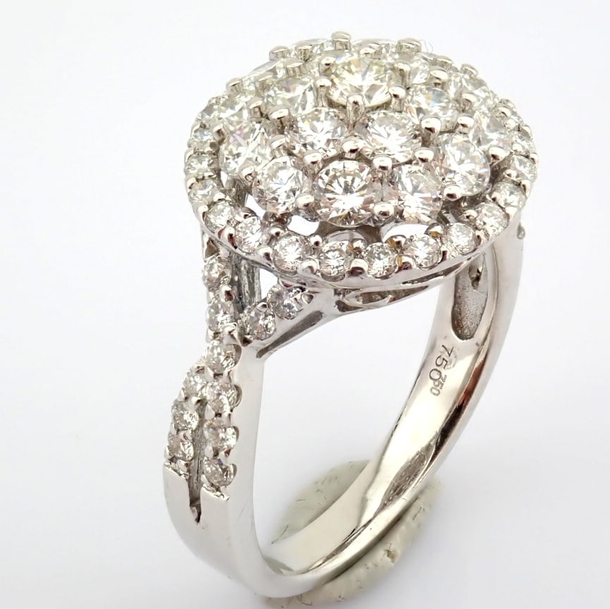 Natural Diamond 18K White Gold Ring - 9